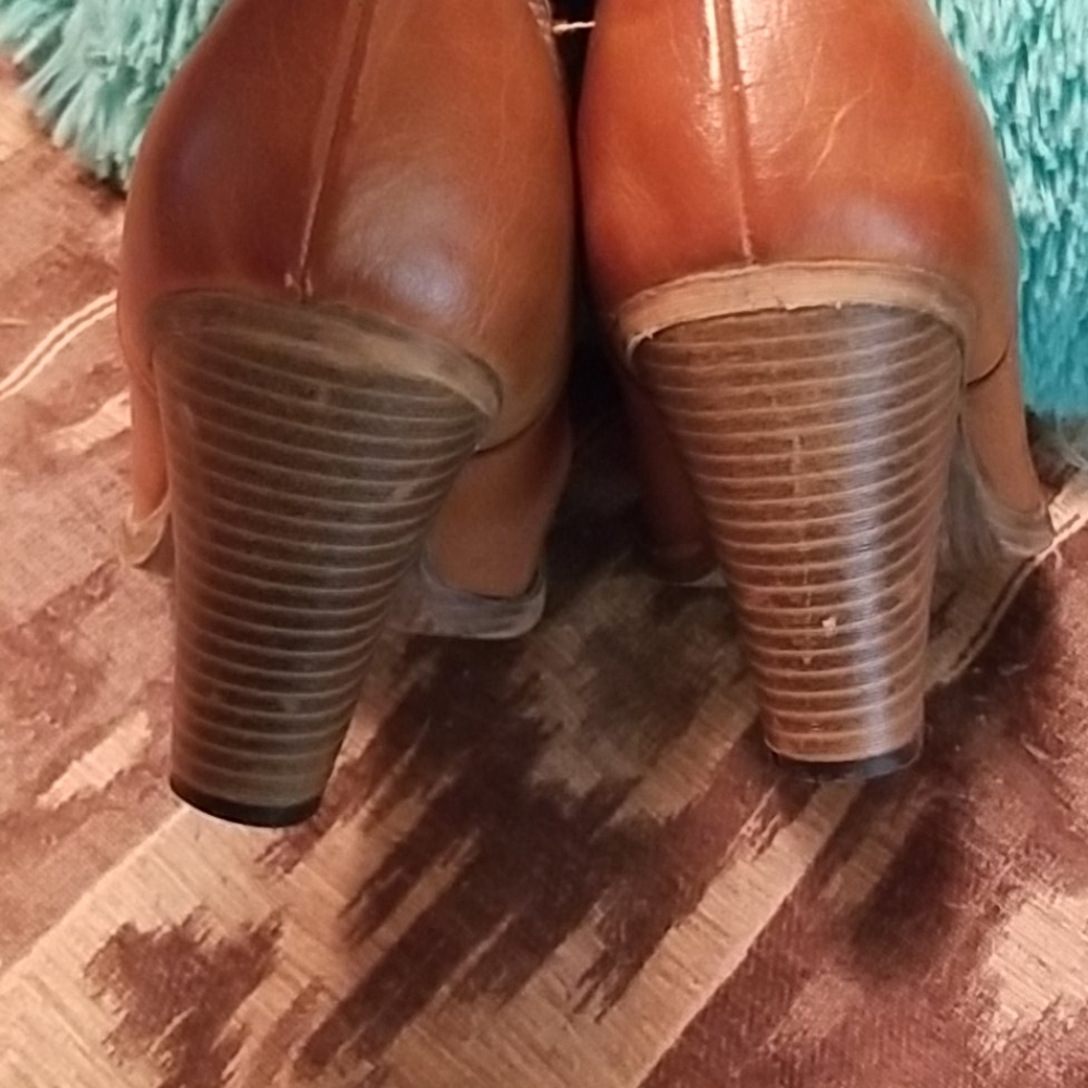 Boots - Picture 3 of 3
